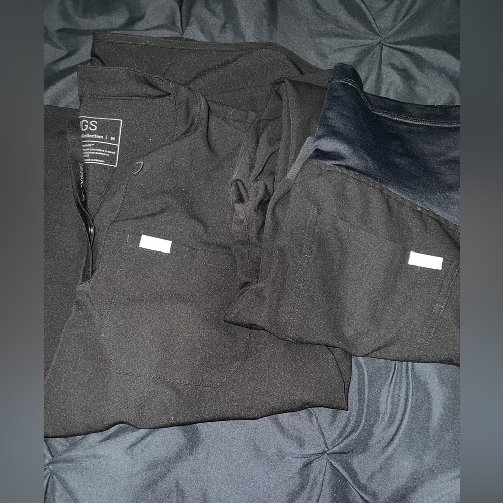 Figs maternity scrub set